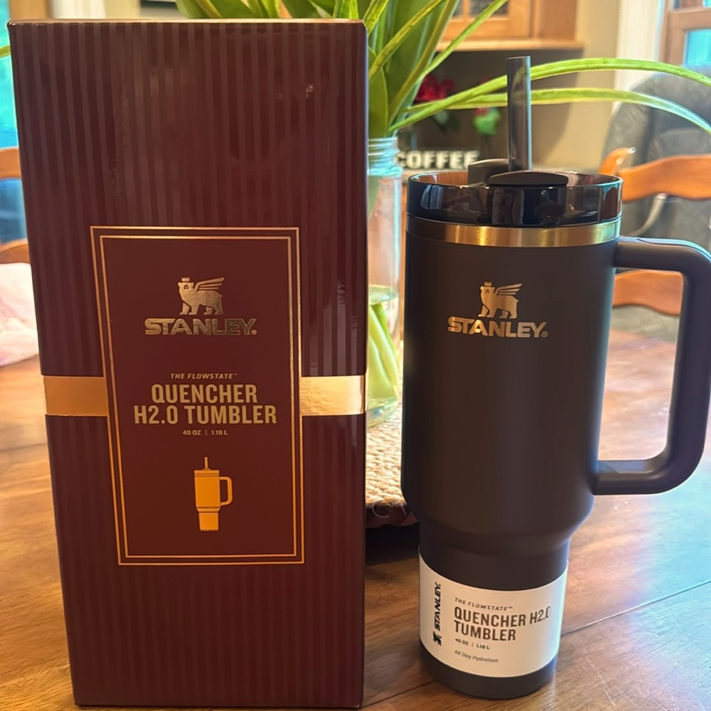 Brand NEW in Box! Stanley BEAUTIFUL Chocolate Gold 40 oz Quencher Tumbler.